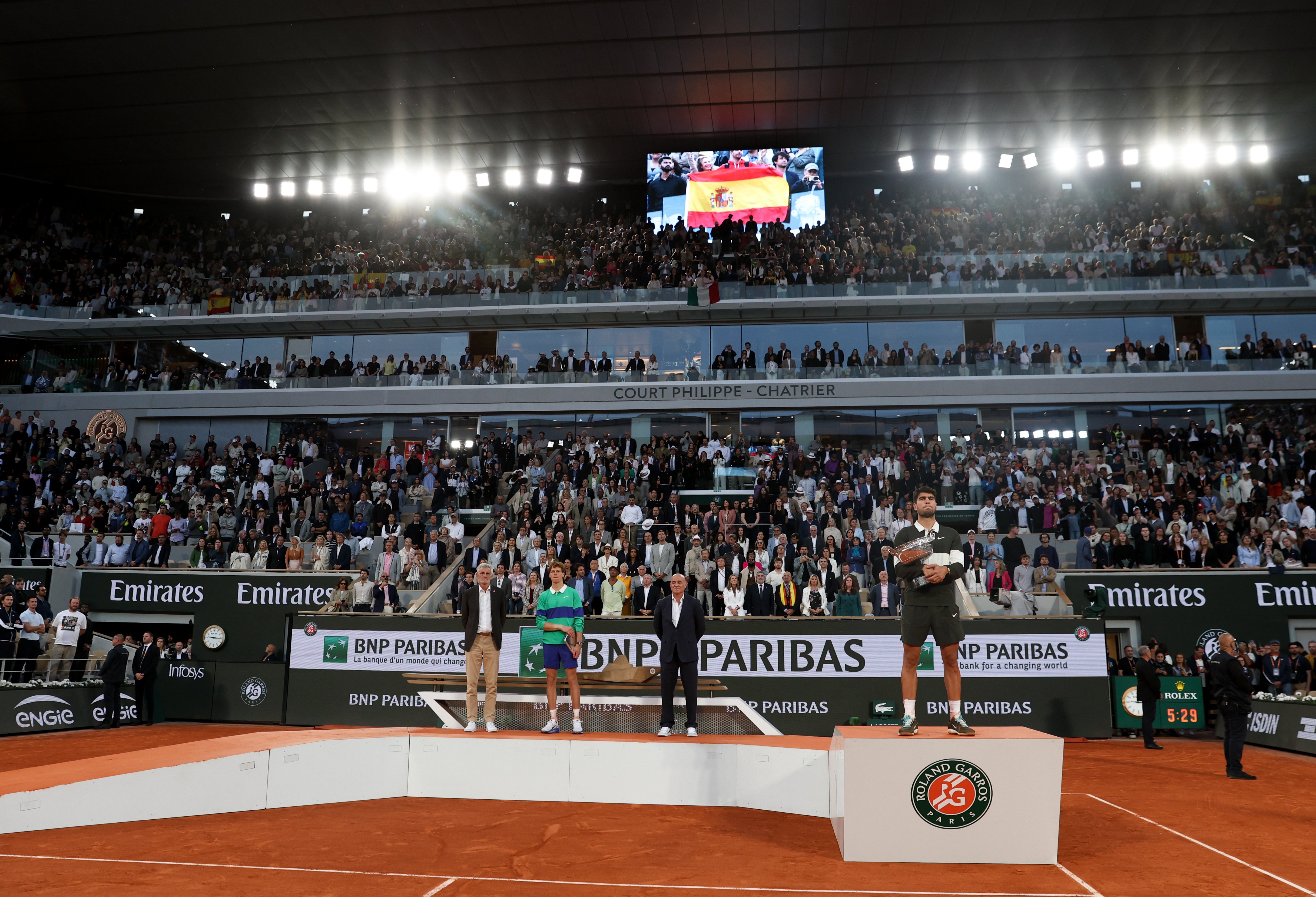 美国网球队完胜德国网球队，阿尔卡拉斯制霸全场的简单介绍