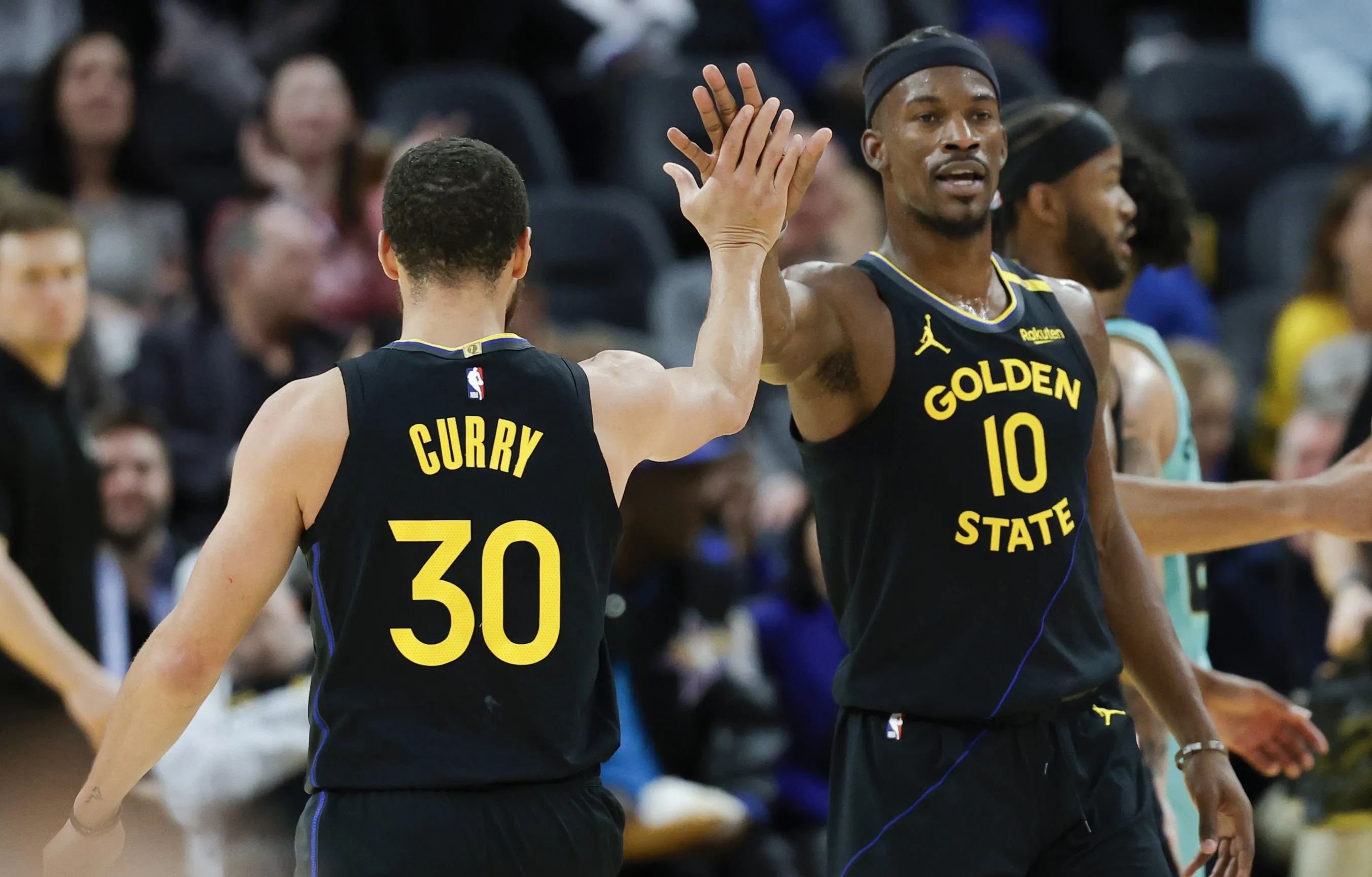 湖人碾压雷霆，库里惊艳世界的简单介绍