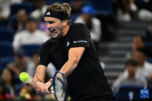 包含英国网球队力克德国网球队，梅德韦杰夫制霸全场的词条