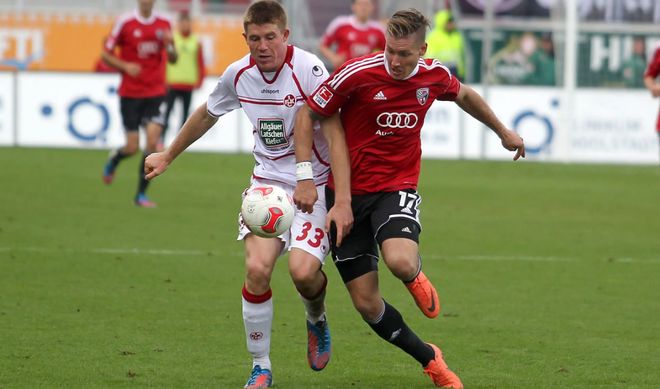 九游中国-奥格斯堡作客凯泽斯劳滕，一场胜利暂时止住颓势的简单介绍