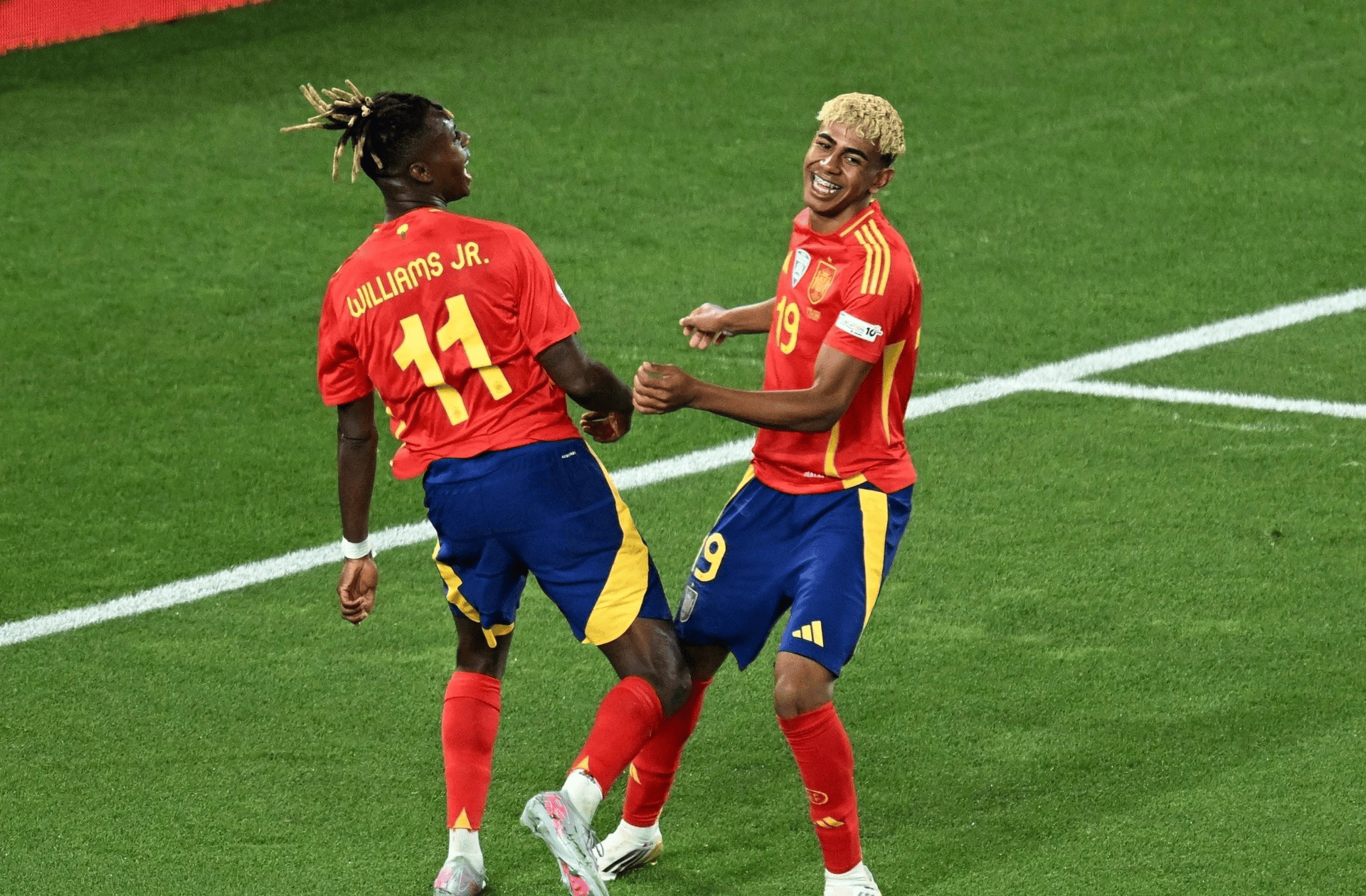 九游娱乐网页-比利时国家队艰难晋级欧国联八强，期待挑战西班牙的简单介绍