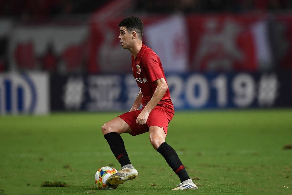 关于大连阿尔滨主场失利，球队面临困境的信息