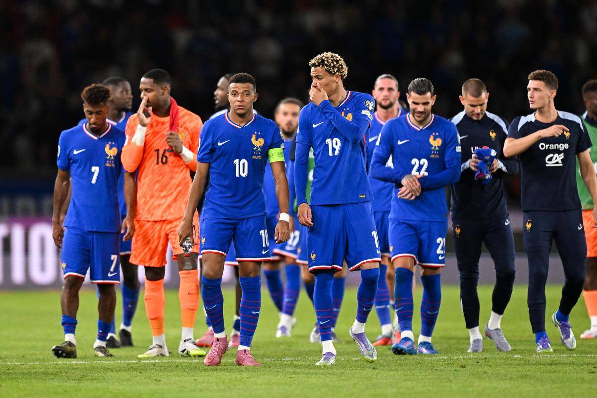 九游中国-足球明星球员出尽全身解数，为球队争取胜利的简单介绍