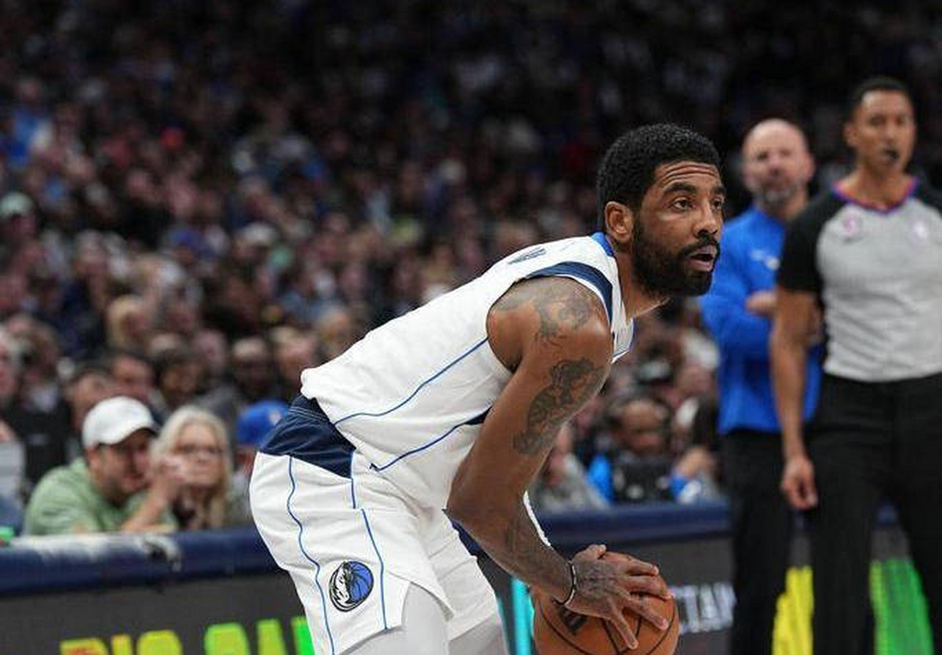 青岛队力克马刺，欧文带队取胜