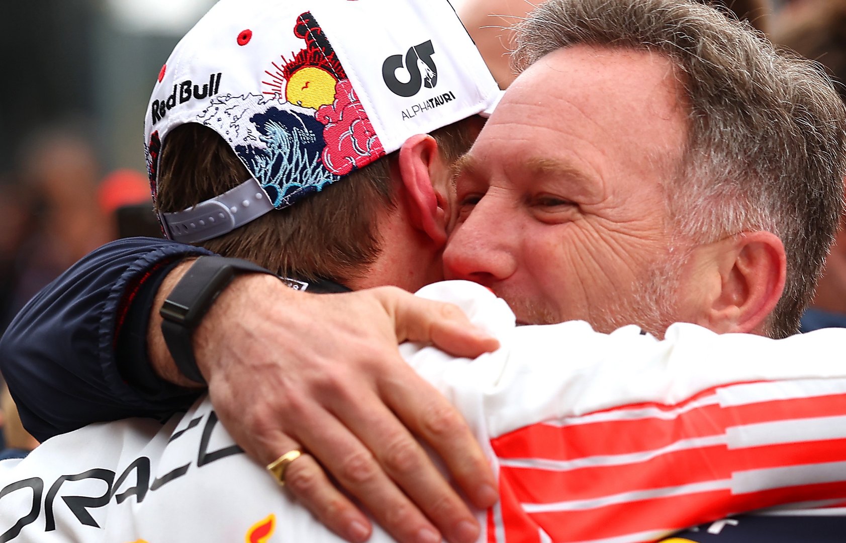 包含索伯车队完胜红牛二队，维斯塔潘统治全场的词条