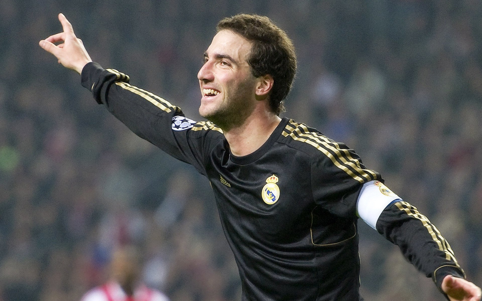 克瓦拉茨赫利亚爆发与南非逆转冰岛，体育奇迹中的唯一性密码