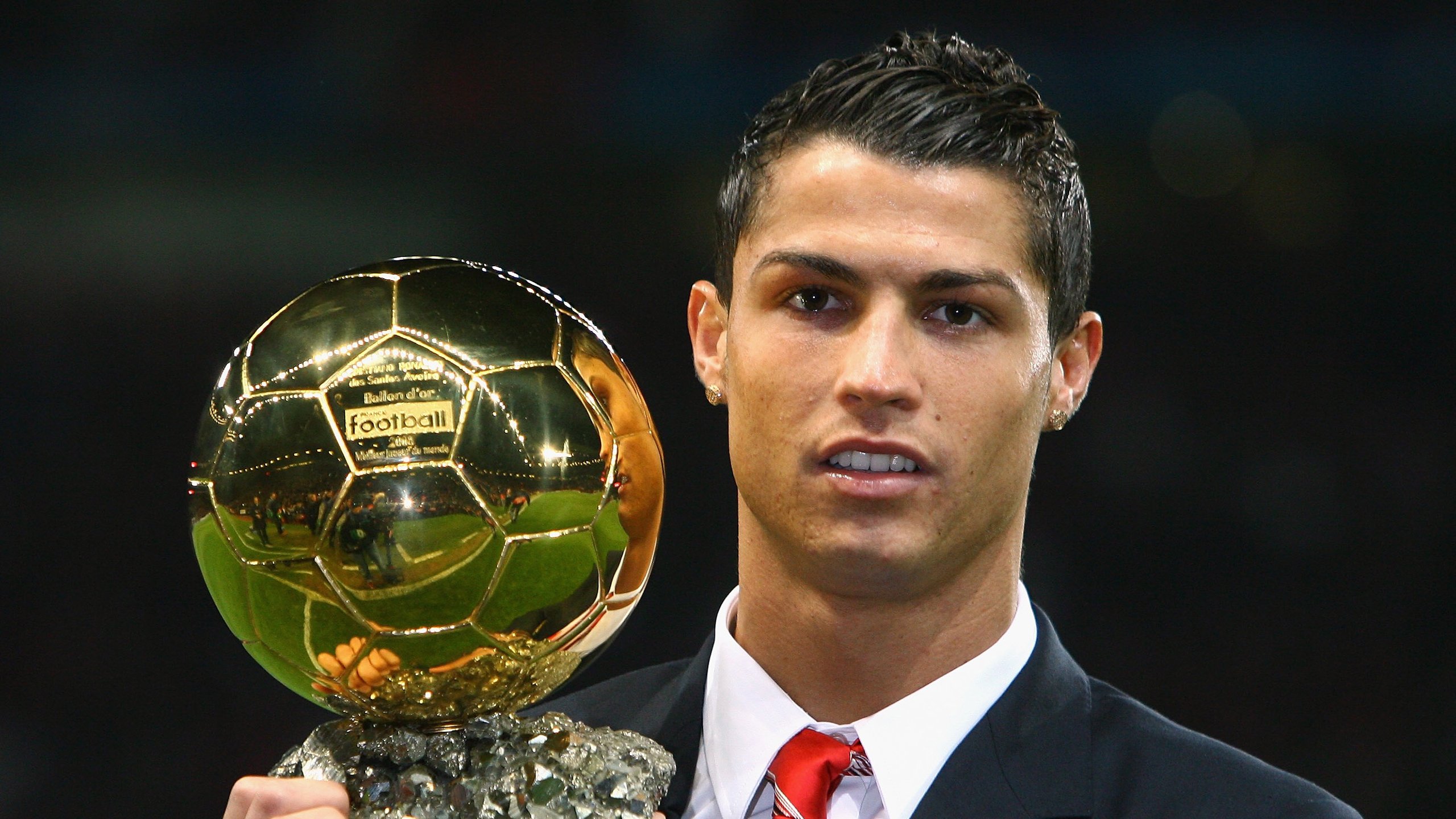 马赛险胜智利，莱万在美加墨世界杯接管比赛